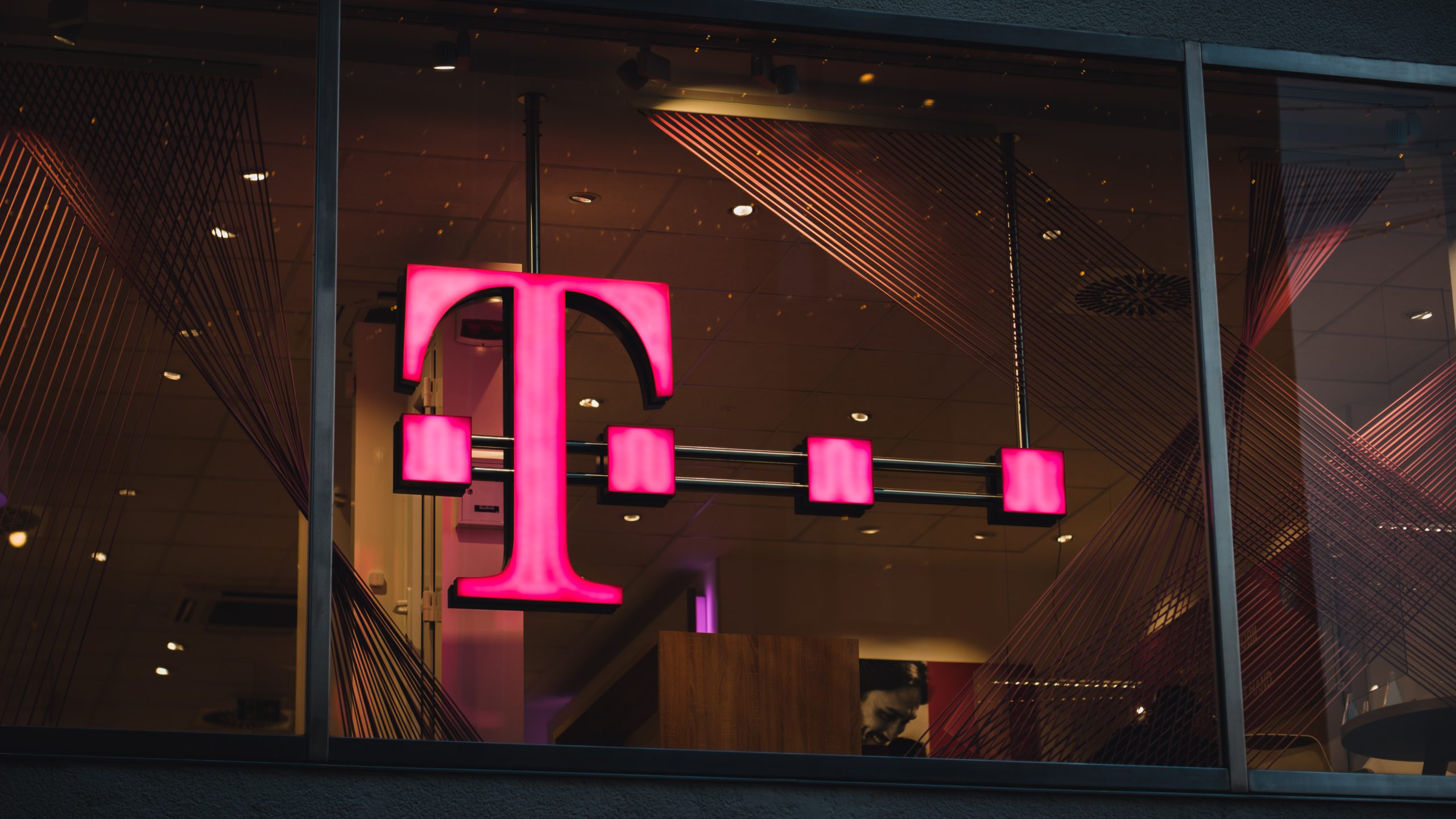 Does T-Mobile Employ Felons?